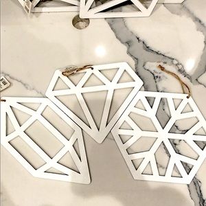 *SET OF 13* NWT Glittery White Wooden Ornaments